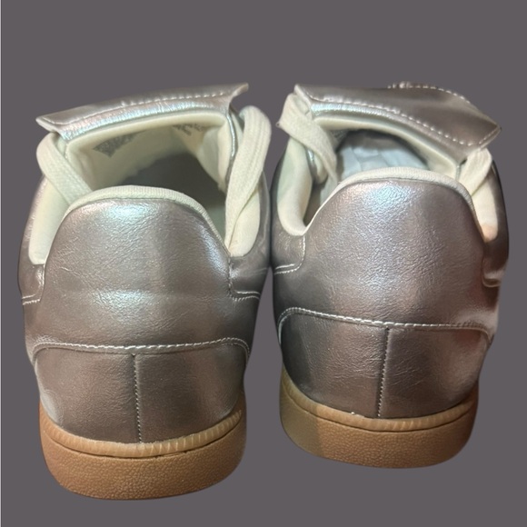 Elegant Silver Women's Sneakers - Picture 4 of 6